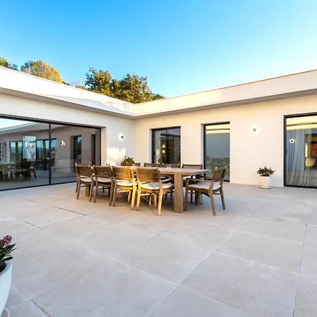 Dream Villa *